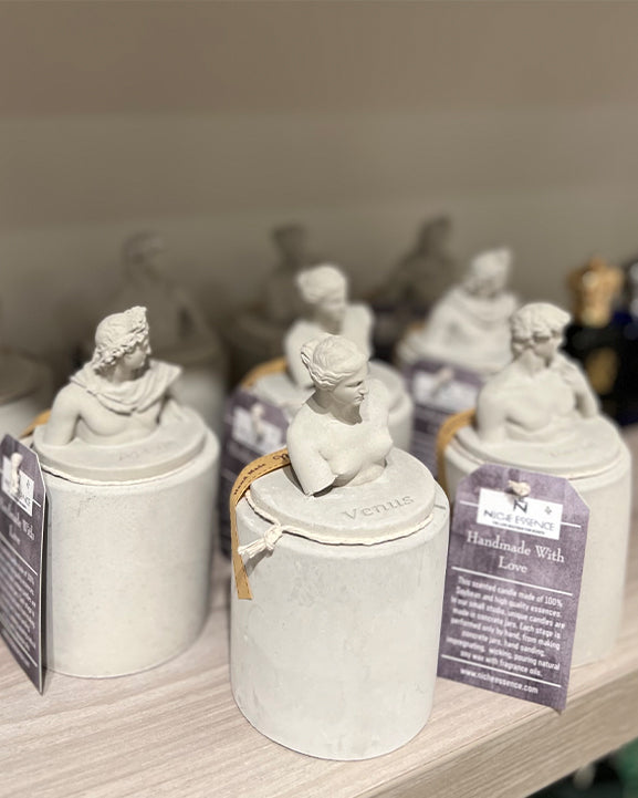 Niche Essence Greek Sculpture Scented Soy Candle
